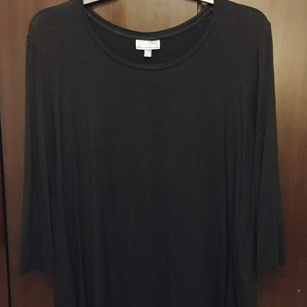 Black 3/4 sleeve JM Collection shirt
